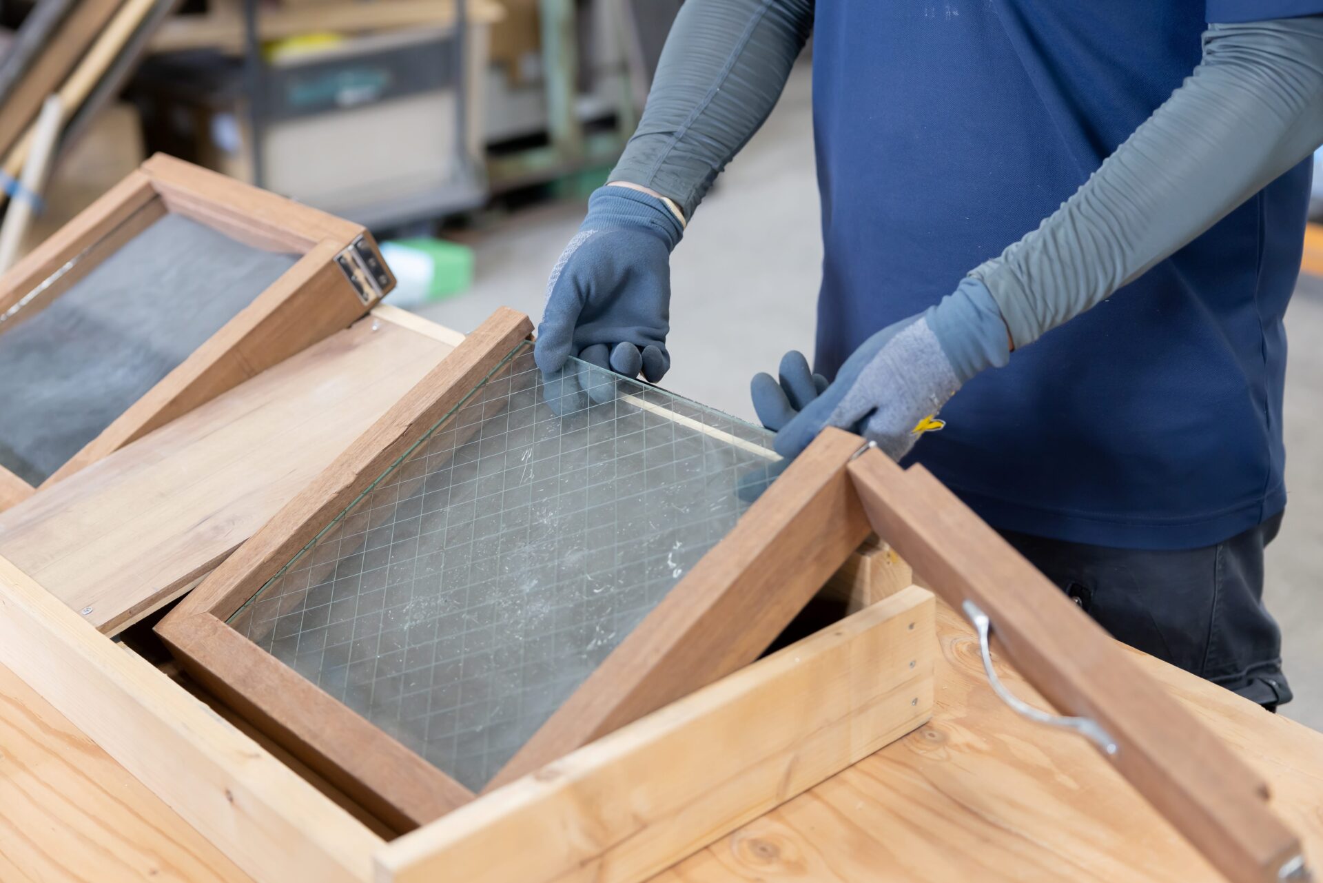 網入・線入板ガラス(不透明)